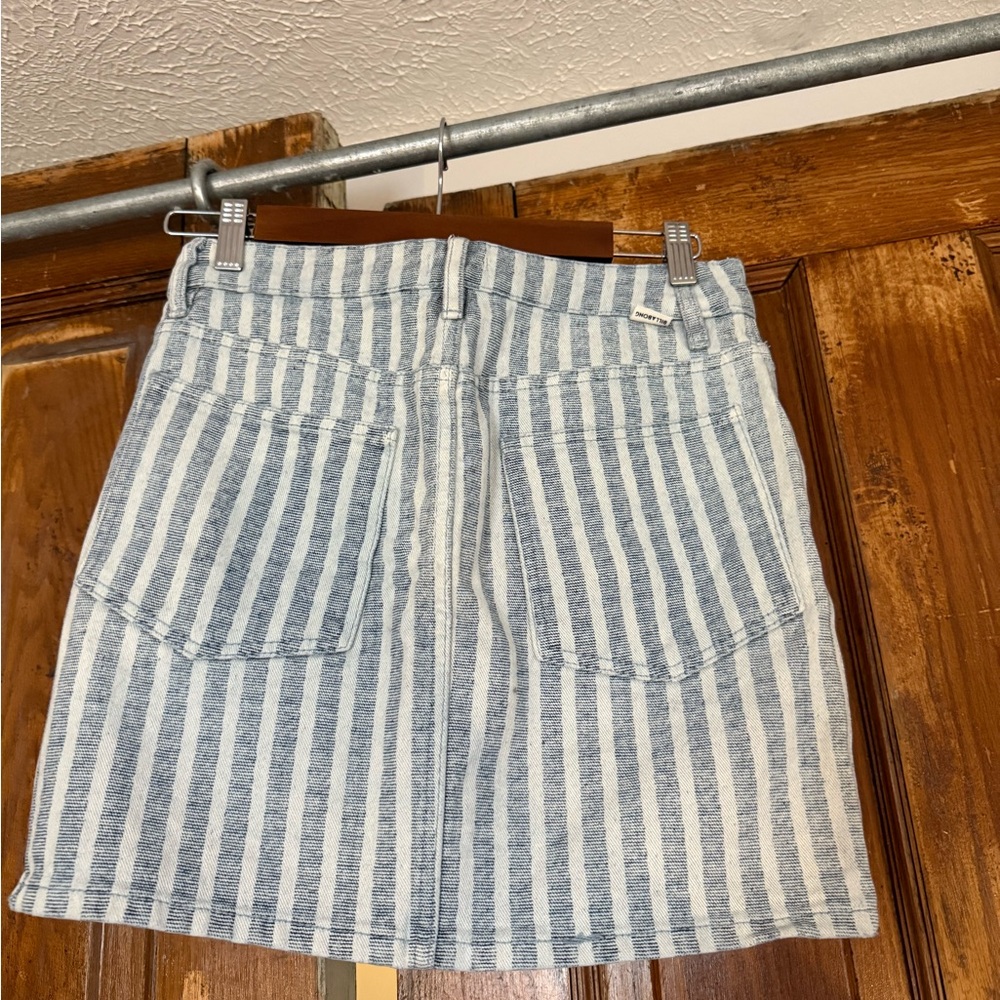 NWOT Billabong Blue and White Striped Mini Skirt - Picture 2 of 5